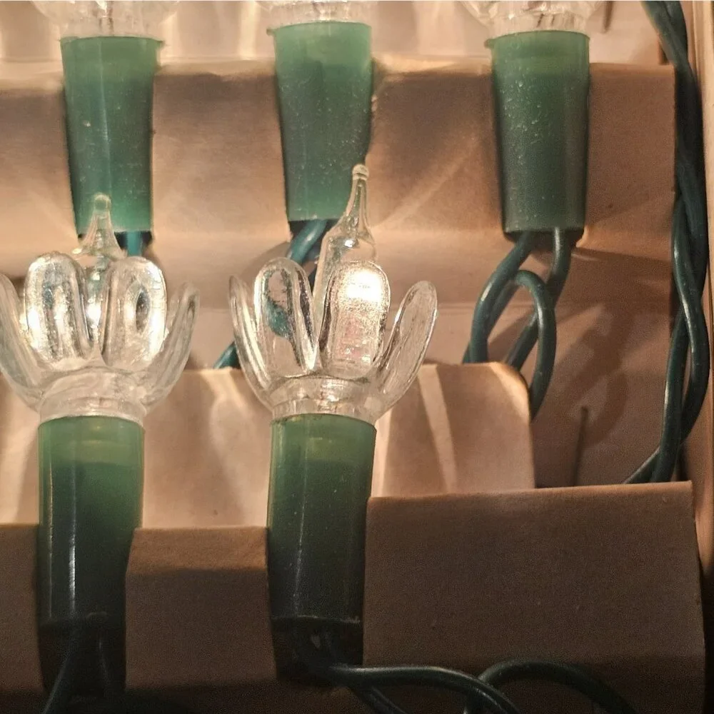 VTG White Clear Tulip Christmas Lights Reflectors Green Cord‎ 35 Lite Set 70s